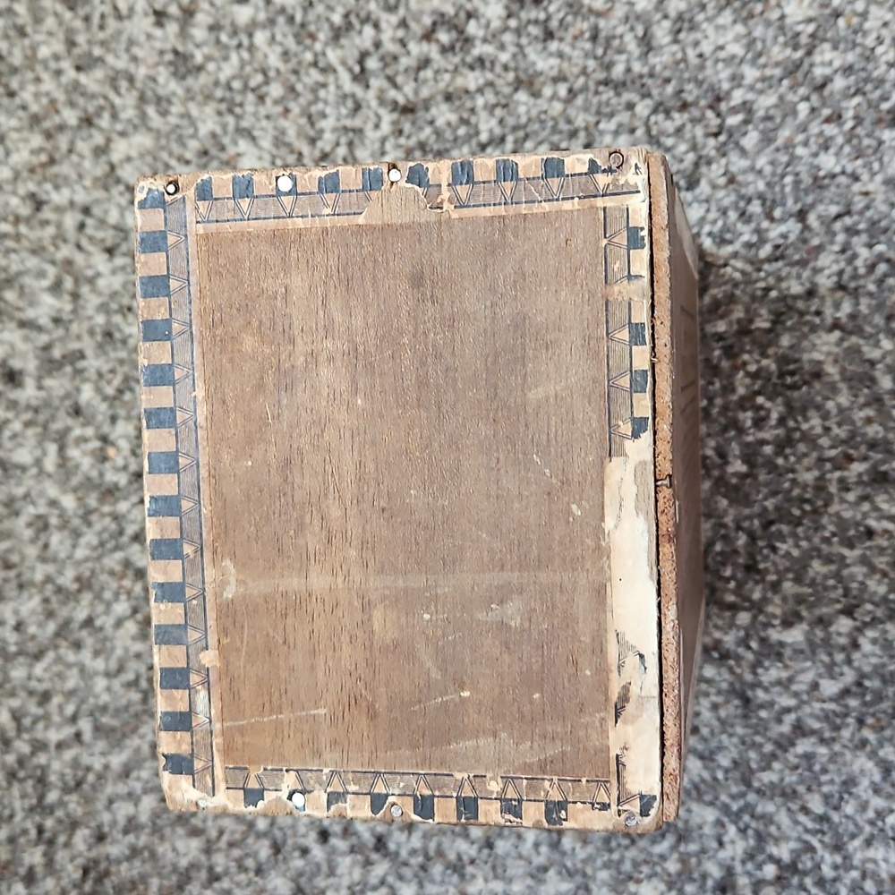 Vintage Rustic Garcia Sweets Wooden Cigar Box - Picture 6 of 8